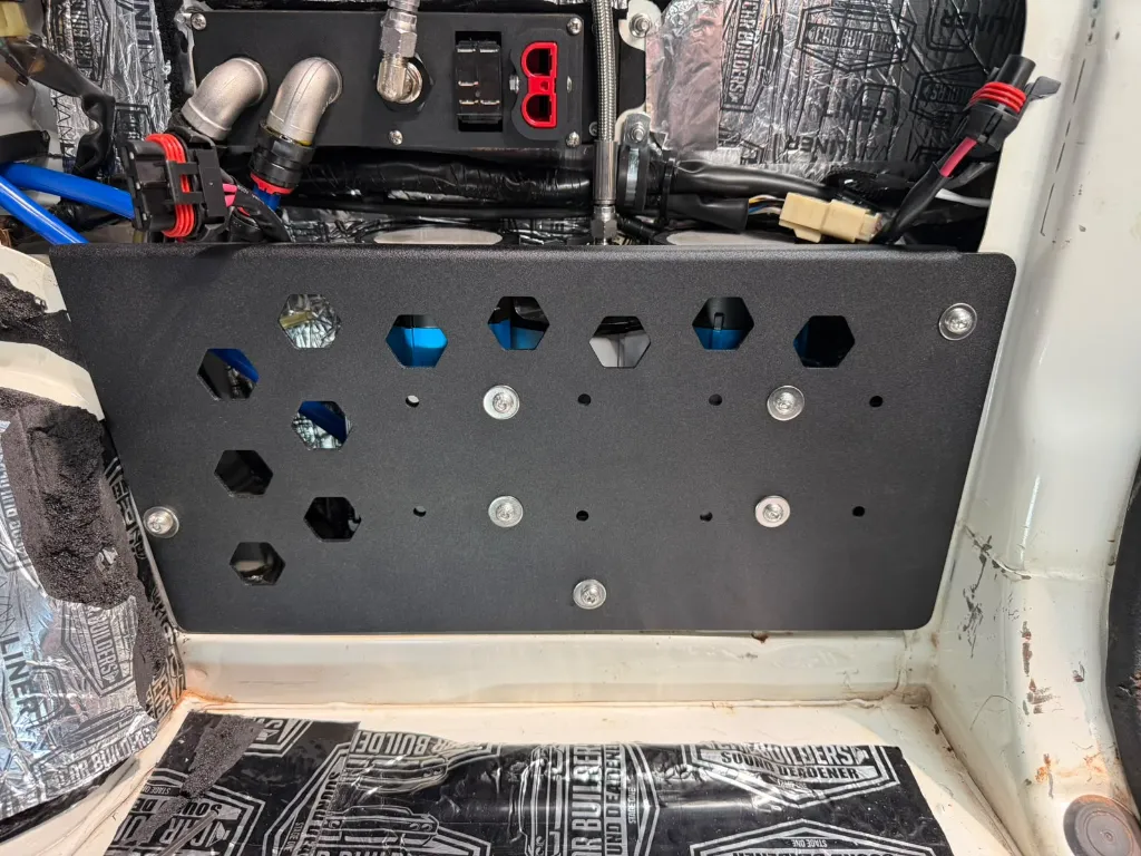 compressor-mount-installed-detail.webp