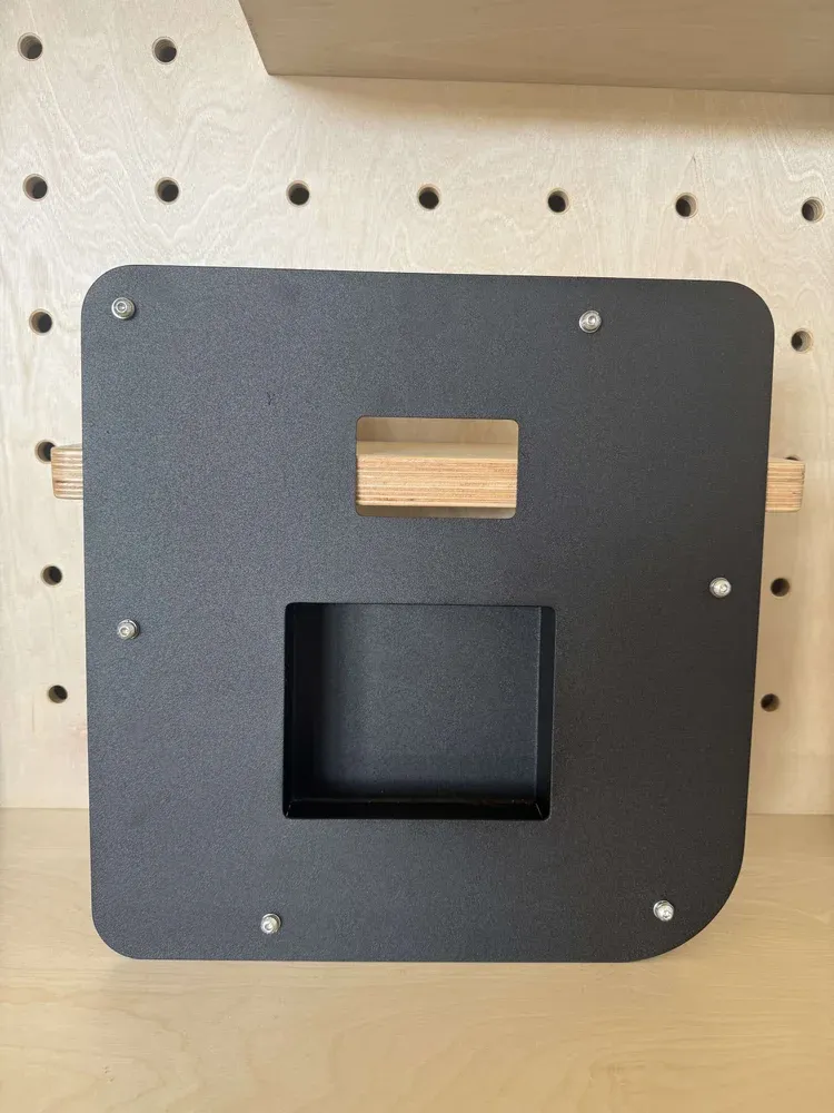 Passenger-door-card-with-pockets