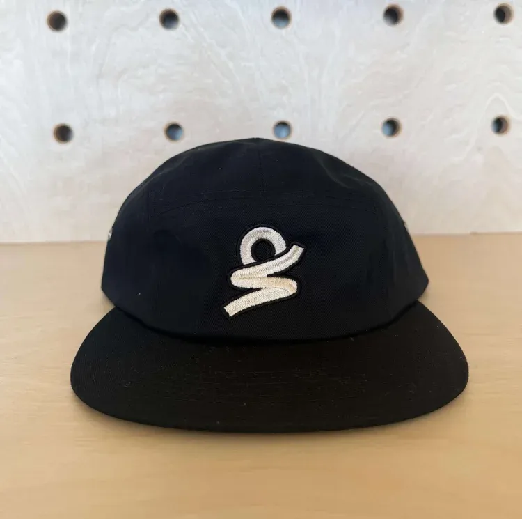 hat_blk-2.webp